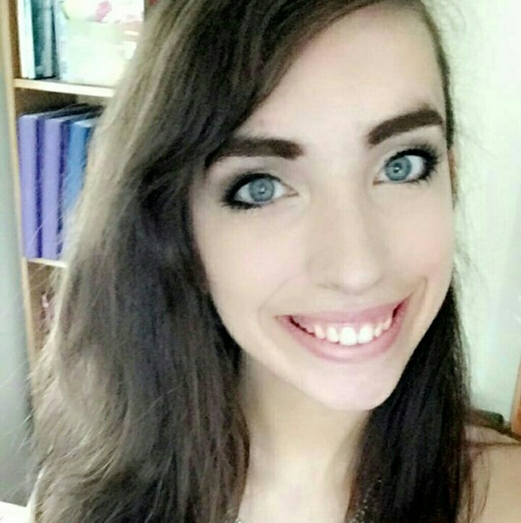 Meet your Posher, Amber - Picture 1 of 1